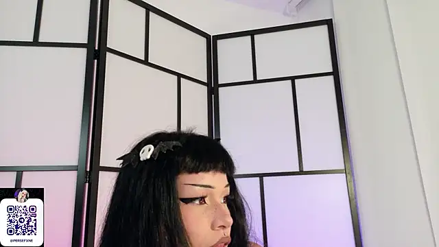 damnliciousss' Live Chat Room