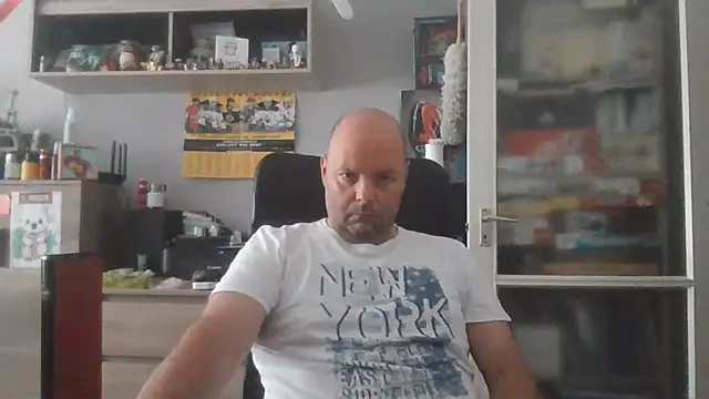 -Titus- Show in webcam