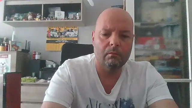-Titus- webkamerás műsora