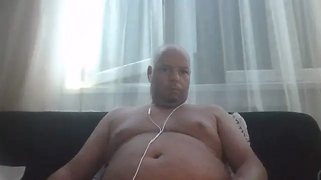 -Titus- webkamerás műsora