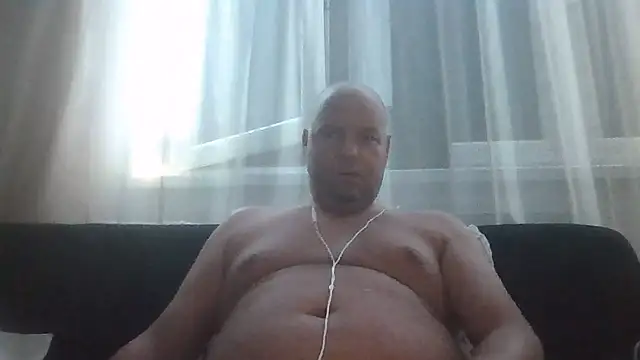-Titus- webkamerás műsora