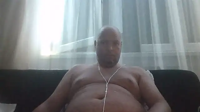 -Titus- webkamerás műsora