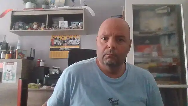 -Titus- webkamerás műsora