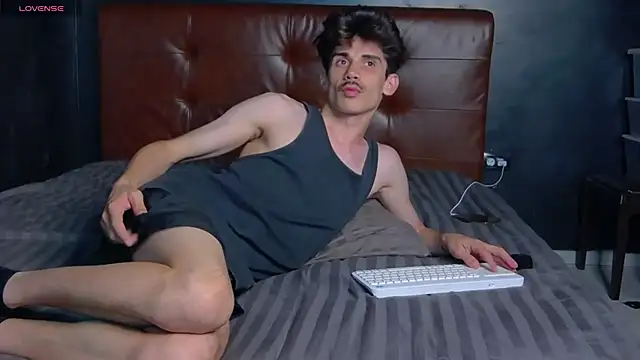 DanielCrush1n Live XXX chat