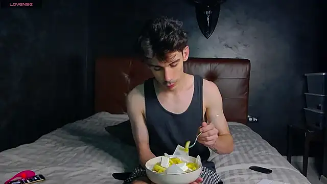 DanielCrush1's Webcam Show