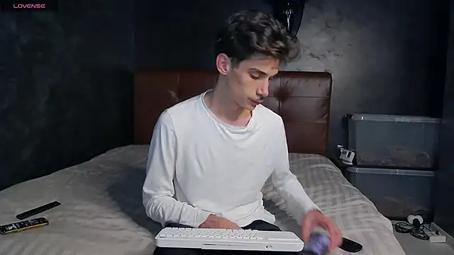 DanielCrush1 élő XXX-chatje