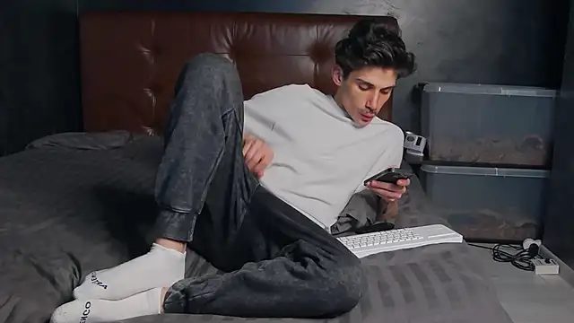 แชท XXX สดของ DanielCrush1