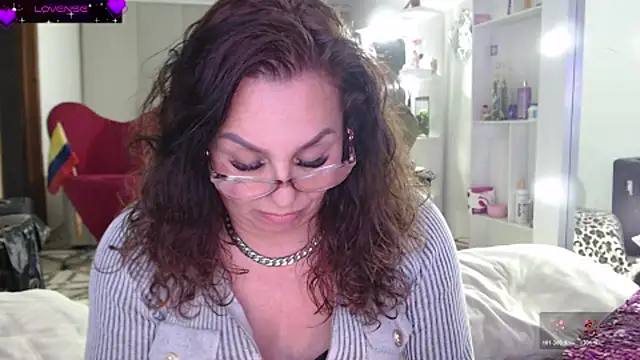 Chat XXX en directo de Myrnasexxx