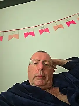 omene8 webkamerás műsora