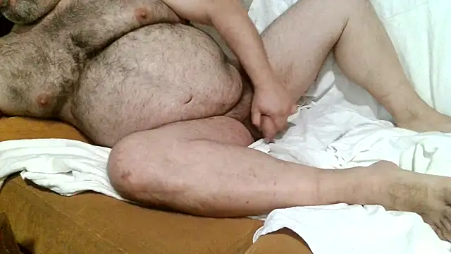 mikeyhotbear Show in webcam