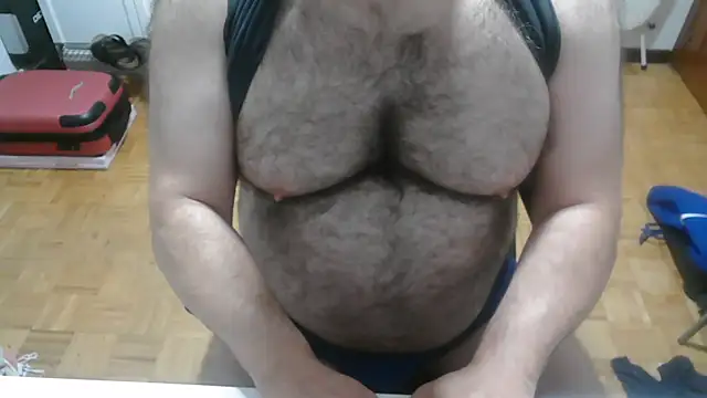 mikeyhotbear Webcam show