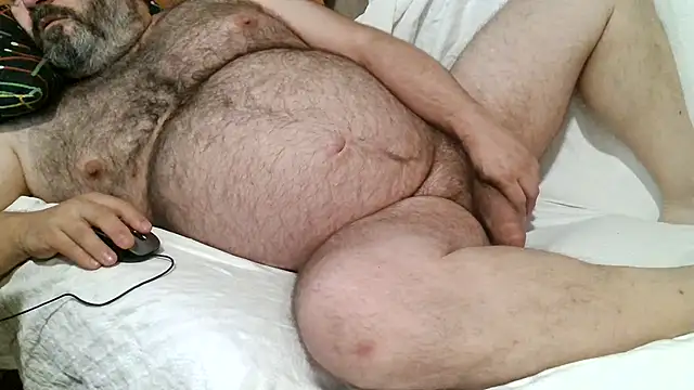 mikeyhotbear webcam show