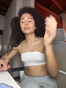 GabriSaenz Show in webcam