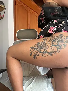GabriSaenz Show in webcam