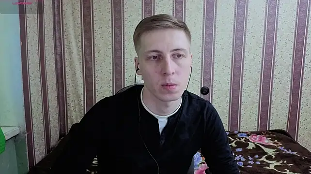 Darien_Brown Show in webcam