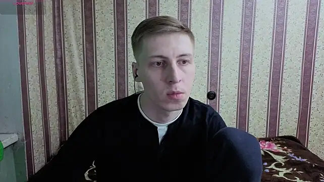 Darien_Brown Show in webcam