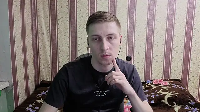 Darien_Brown Show in webcam