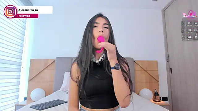 Alexandra_ra's Webcam Show