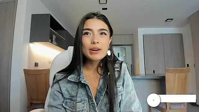 Chat +18 de Alexandra_ra ao vivo