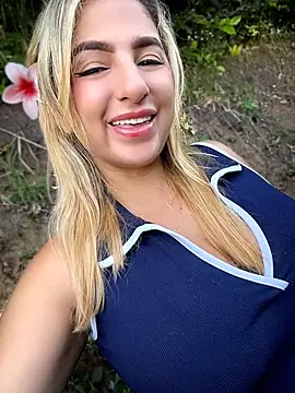 sammyqueenx21's Webcam Show