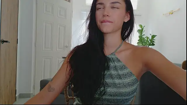 XXX chat uživo modela GrettaBenett