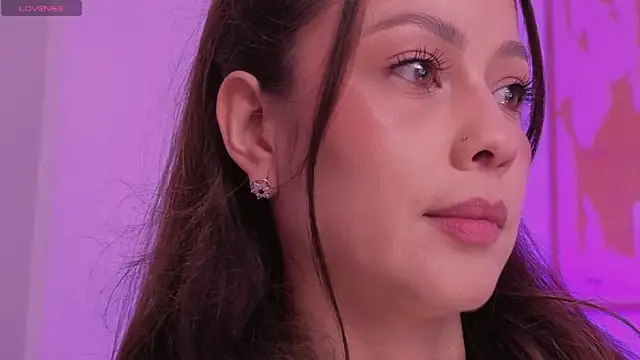 Chat +18 de ErikaBenz_ ao vivo