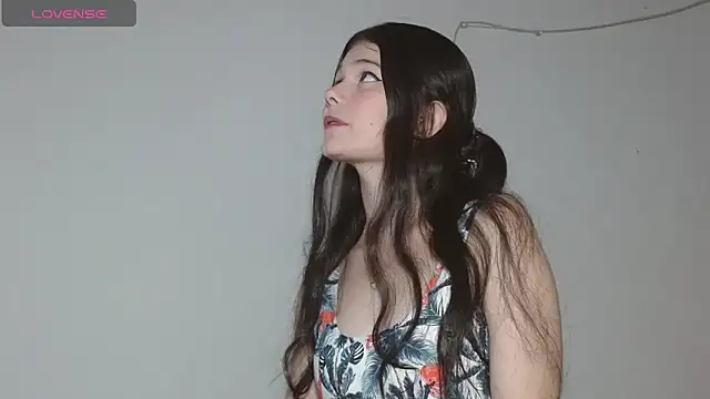 emily_littesweet's Live XXX Chat