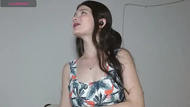 emily_littesweet's Live XXX Chat