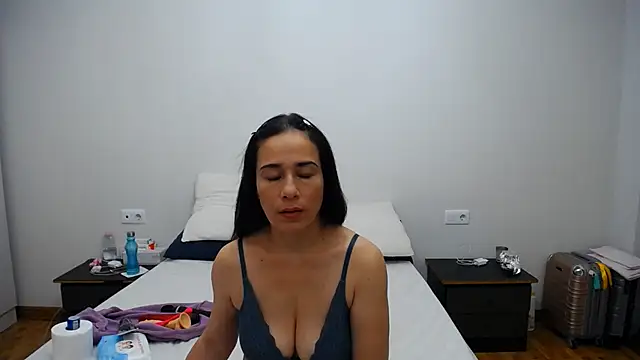 Mia_Cyrusx's Webcam Show