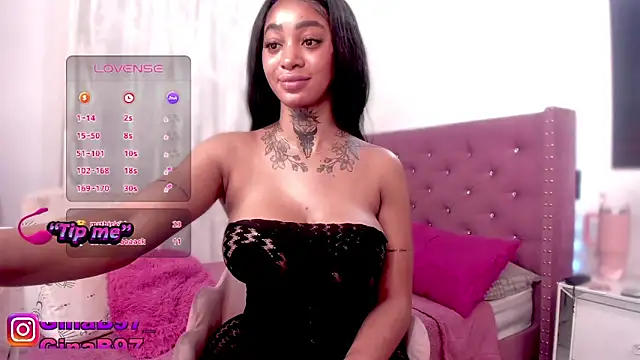 Chat +18 de GinnaBolton ao vivo