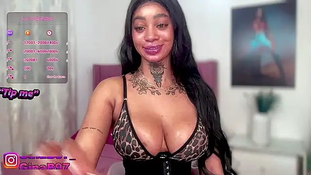 GinnaBolton Adlı Modelin Canlı XXX Sohbeti