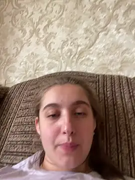 --Lovely-- Adlı Modelin Canlı Sohbet Odası