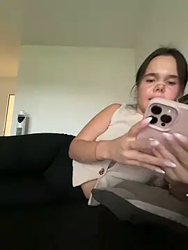 TheCinderella Pertunjukan Webcam
