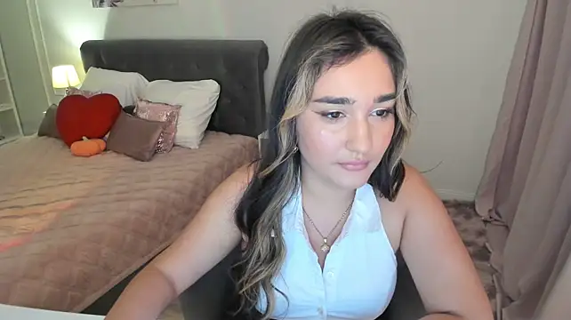 GoldenHeart_1's Live XXX Chat