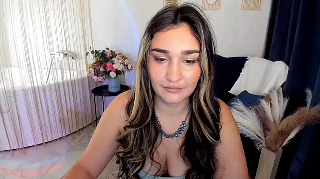 Chat XXX en directo de GoldenHeart_1