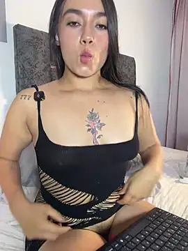 Natasharuso élő XXX-chatje