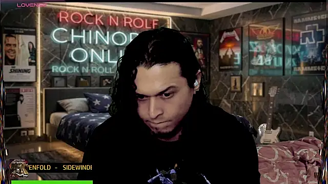 Show modela chino_roz na web-kameri