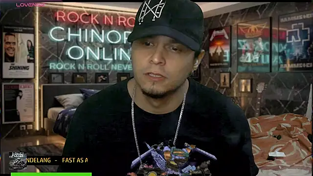 chino_roz Show Webcam