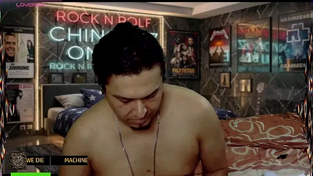 chino_roz Show in webcam