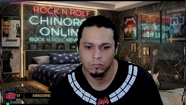 chino_roz Show in webcam