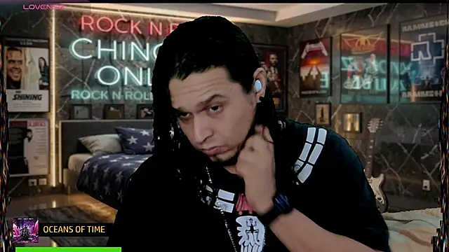 chino_roz Show in webcam