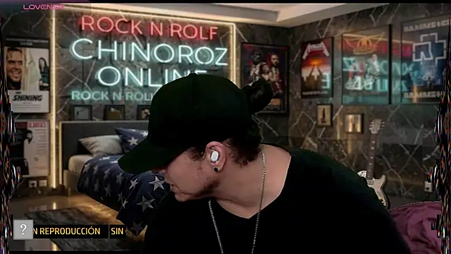 chino_roz Show in webcam