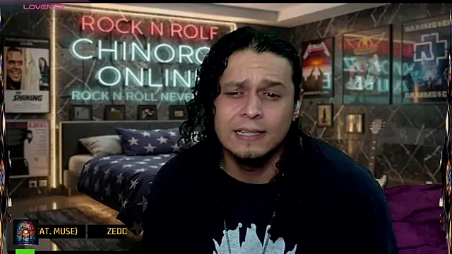 chino_roz Show in webcam