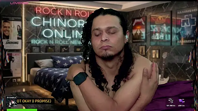 chino_roz Show in webcam