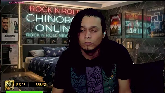 chino_roz Show in webcam