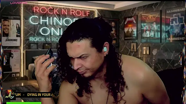chino_roz Show in webcam