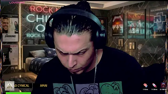 chino_roz Show in webcam