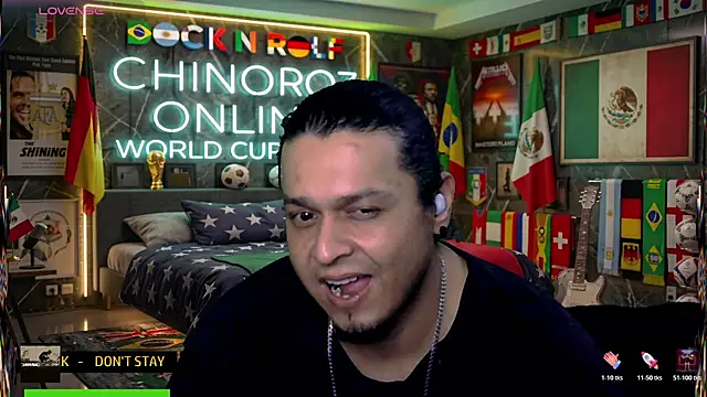 chino_roz Show in webcam
