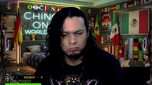 chino_roz Show in webcam