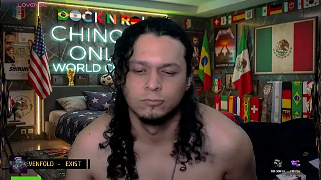 chino_roz Show in webcam